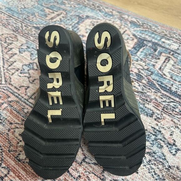 Sorel Lexi Wedge Boot Olive Green and Black Quilted Leather Ankle Boots Size 8 - Picture 9 of 10